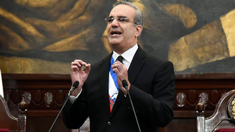Abinader asegura se trabaja en reforma de más de 24 centros sanitarios