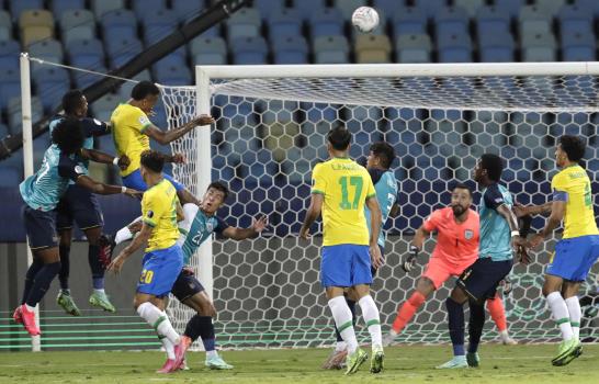 Ecuador iguala ante un Brasil sin Neymar y se clasifica