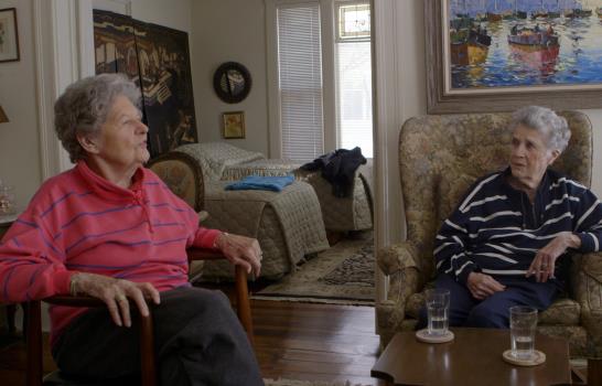 Reseña: “A Secret Love” retrata seis décadas de romance Reseña: “A Secret Love” retrata seis décadas de romance