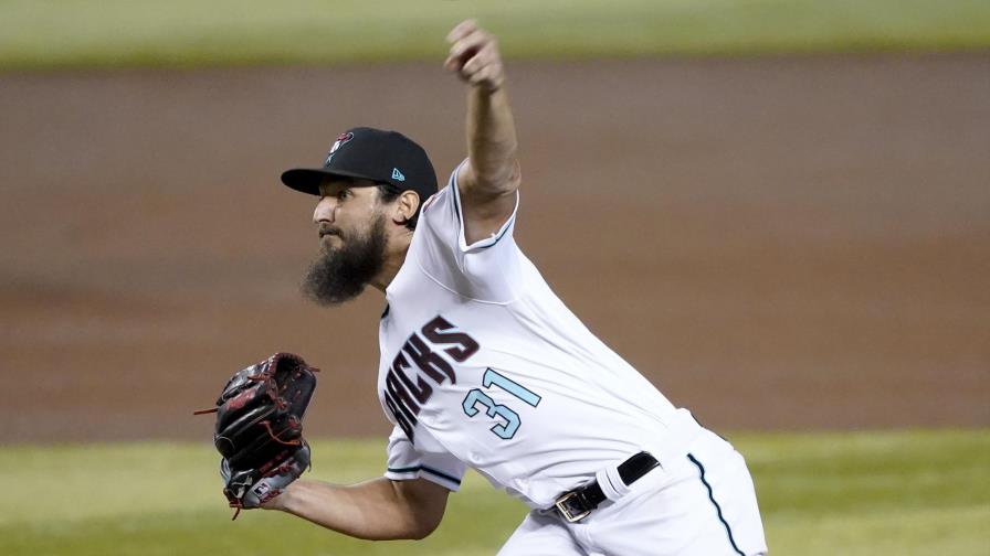Smith debuta con Diamondbacks y los ayuda en victoria