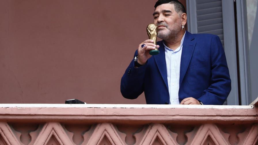 Diego Maradona se reúne con Alberto Fernández en la Casa Rosada