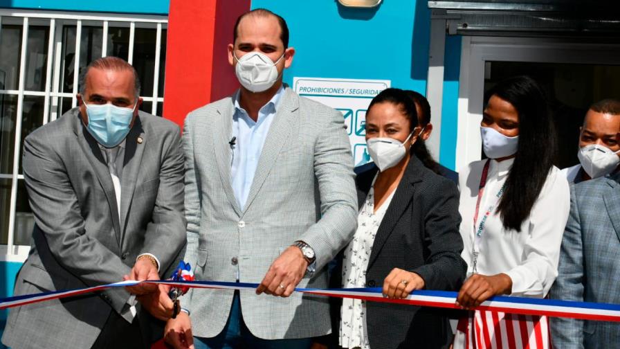 Promese inaugura dos “Farmacia del Pueblo” en la provincia  María Trinidad Sánchez
