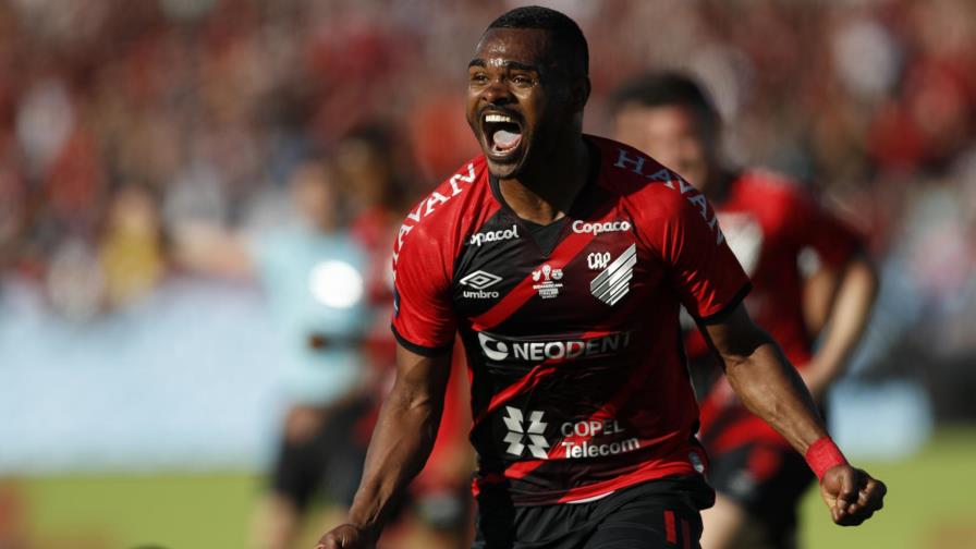 Paranaense supera a Bragantino y gana la Sudamericana Paranaense supera a Bragantino y gana la Sudamericana