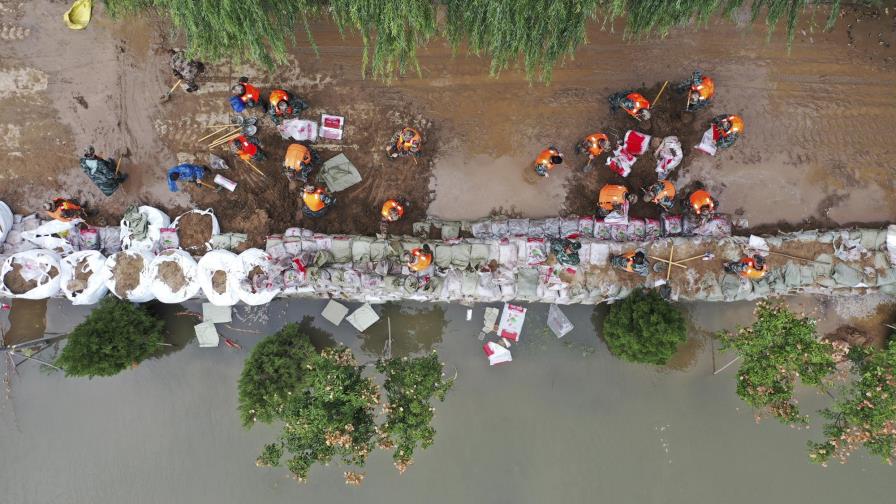 Más de 120.000 evacuados por inundaciones en China