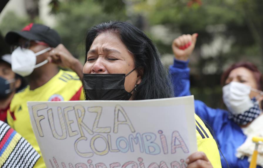 Ecuador: cientos protestan frente a embajada de Colombia