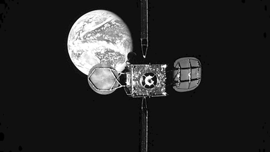 Satélite se acopla a otro para que siga operando