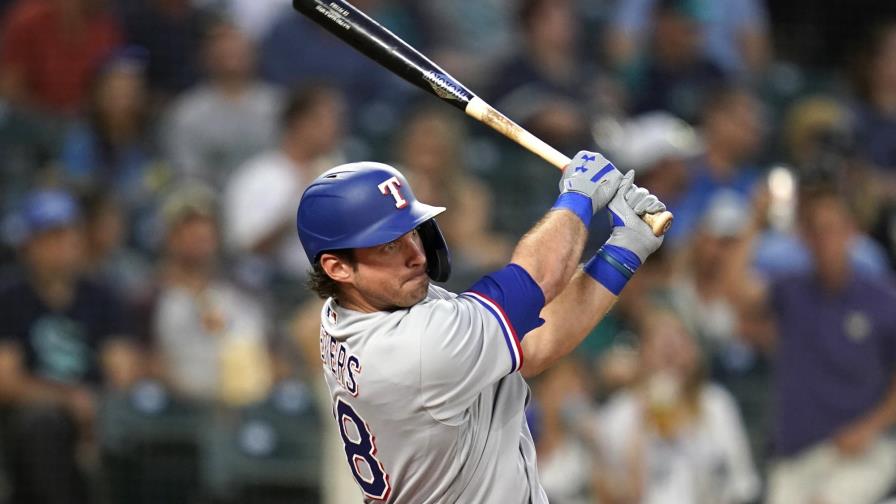 Los Rangers remontan dos veces a los Marineros y ganan 5-4