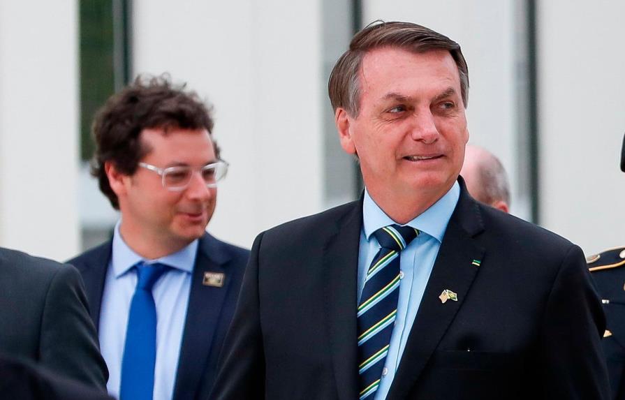 Bolsonaro hizo examen para coronavirus pero está sin síntomas, dice su hijo
