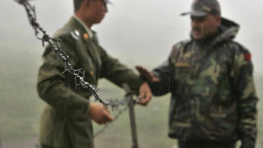 China e India acuerdan apartar sus fuerzas en el Himalaya