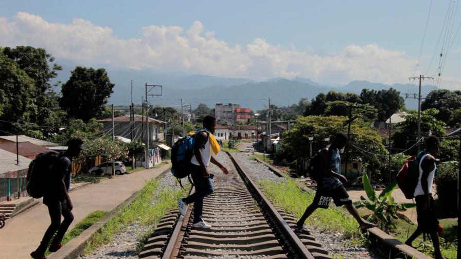 Policía de Guatemala halla a 54 migrantes haitianos en un contenedor Policía de Guatemala halla a 54 migrantes haitianos en un contenedor