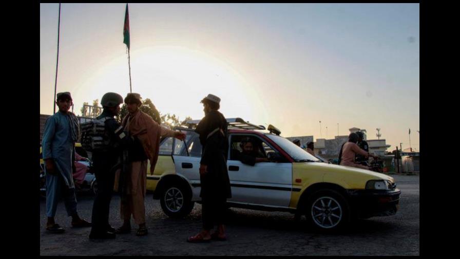 EEUU insta a los talibanes a mantener la paz y la negociación con Afganistán