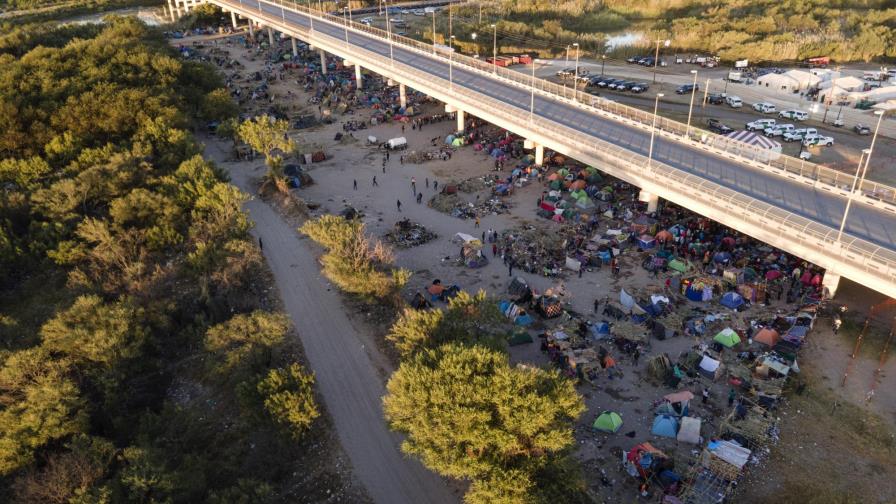 Fuerzas mexicanas rodean campamento de migrantes en frontera