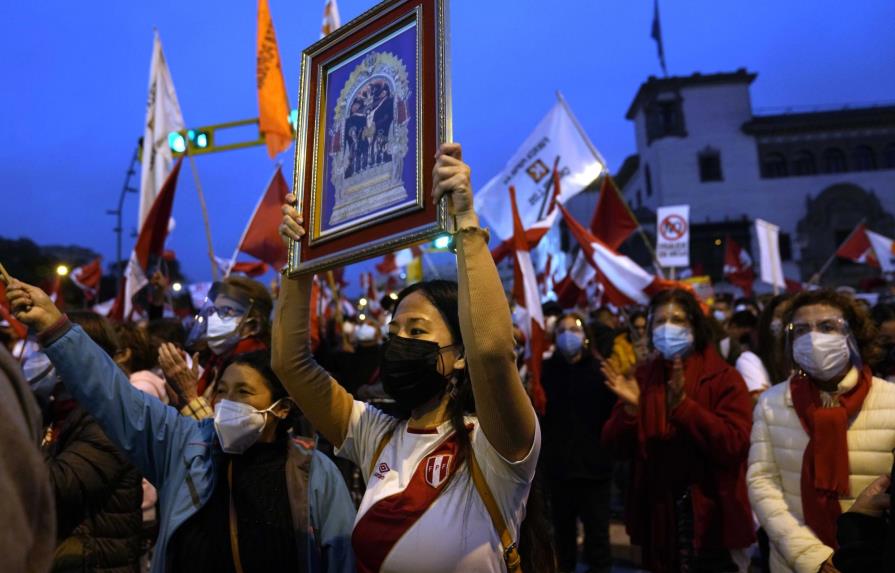 Definen libertad de Fujimori en medio de zozobra en Perú
