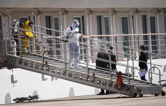 Desembarca tripulación de crucero infectada con Coronavirus