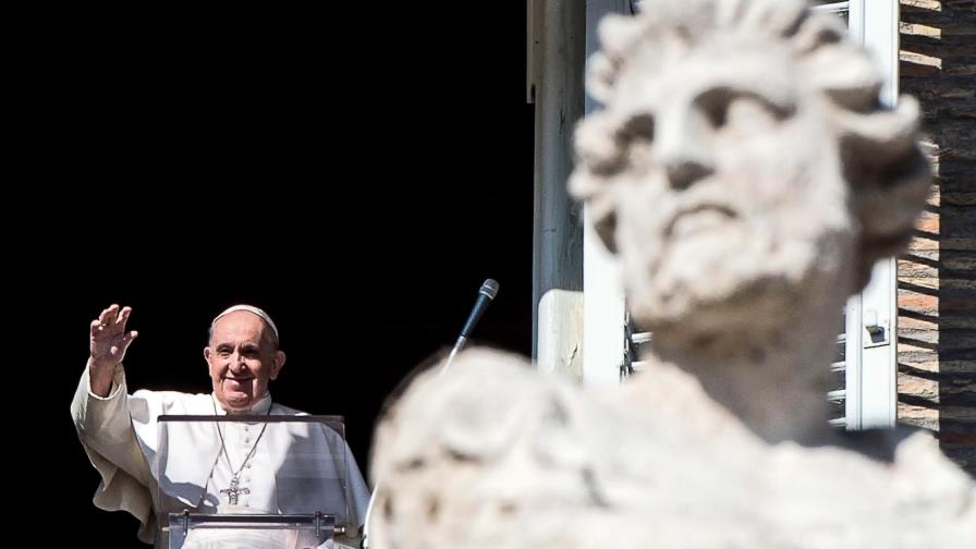 El papa lamenta que el consumismo “ha secuestrado la Navidad” El papa lamenta que el consumismo “ha secuestrado la Navidad”