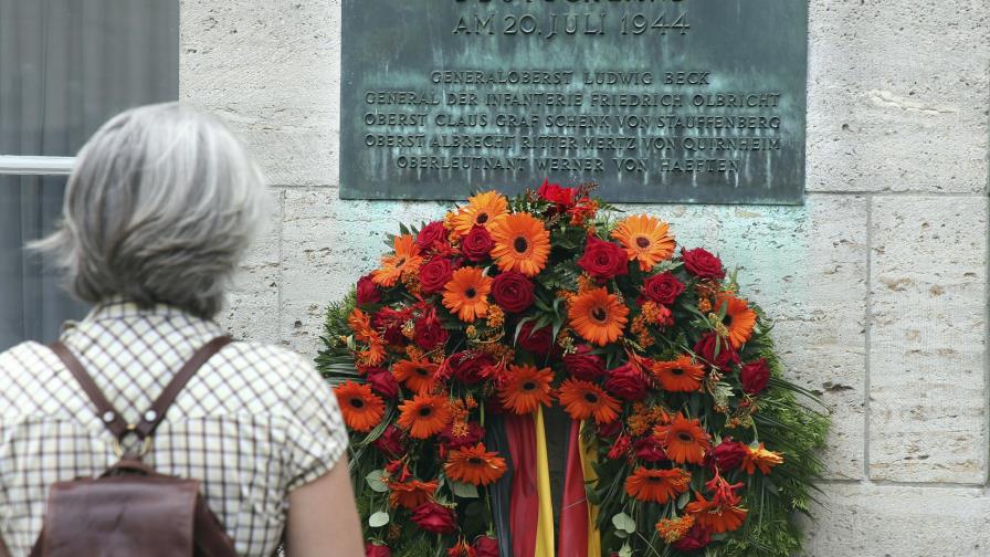 Alemania pide a soldados emular a opositores de Hitler