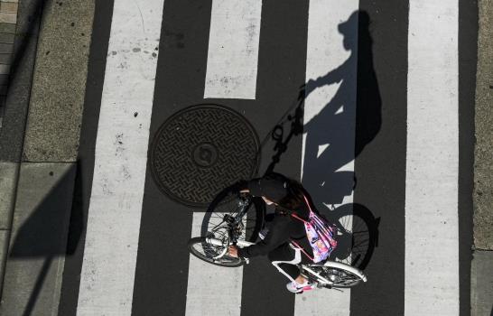 Japón intensifica control fronterizo por variantes de COVID