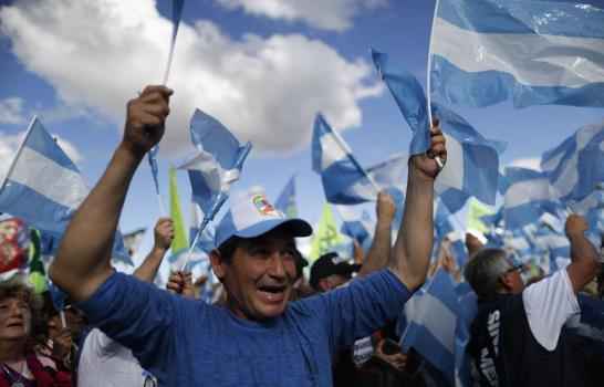 Argentina: Fernández y CFK critican a Macri y hacen promesas Argentina: Fernández y CFK critican a Macri y hacen promesas