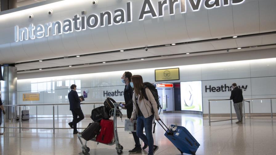 Británicos ansían salir de vacaciones tras encierro