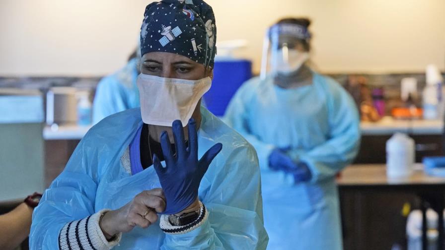 Vacunación en EE.UU encuentra resistencia en sector de salud