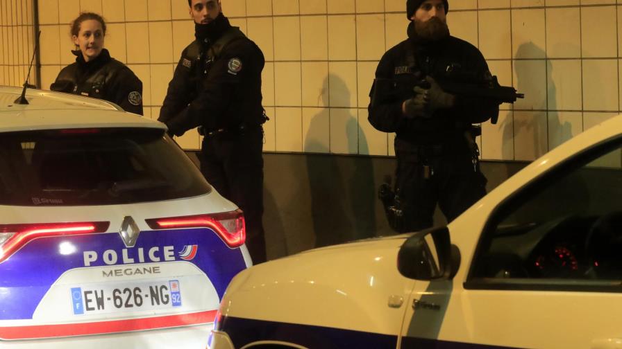París: Matan a hombre que amenaza a policías con puñal
