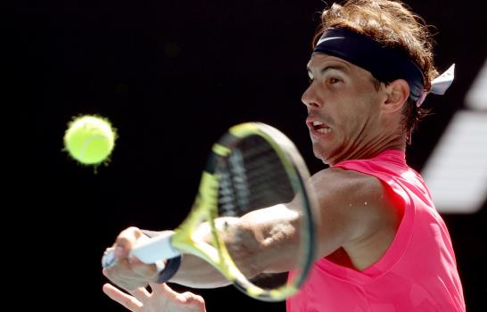 Sharapova cae, Nadal avanza en el Abierto de Australia