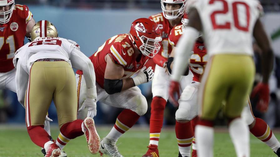 Jugador de Chiefs ejerce otra profesión: médico en pandemia