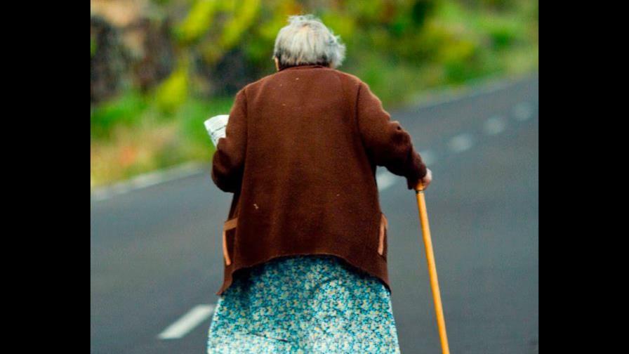 Mujer centenaria se escapa de su residencia en Alemania para ver a su hija