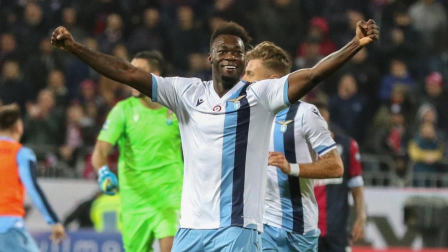 Lazio anota 2 en los descuentos y supera a Cagliari