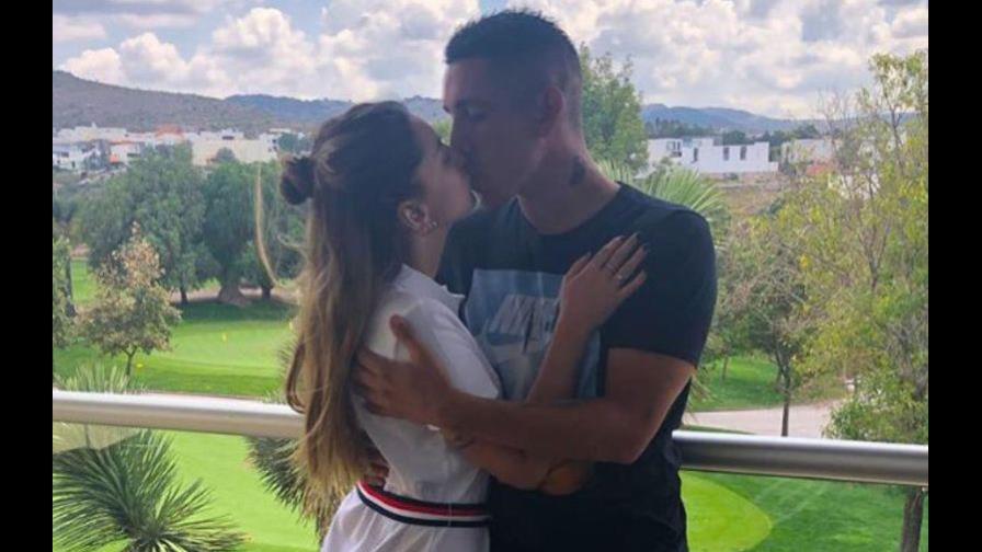 Novia de jugador de fútbol muere al sufrir un paro cardíaco mientras conducía Novia de jugador de fútbol muere al sufrir un paro cardíaco mientras conducía