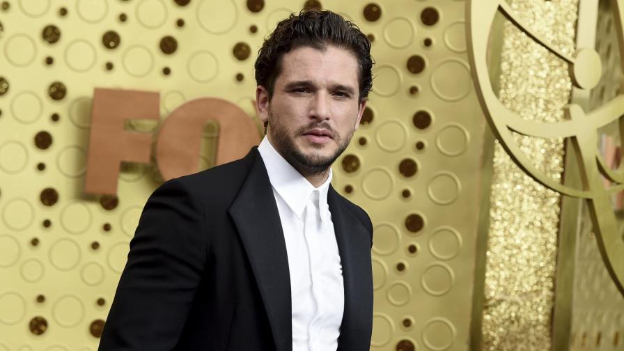 Kit Harington cambia de Jon Snow a “Modern Love”