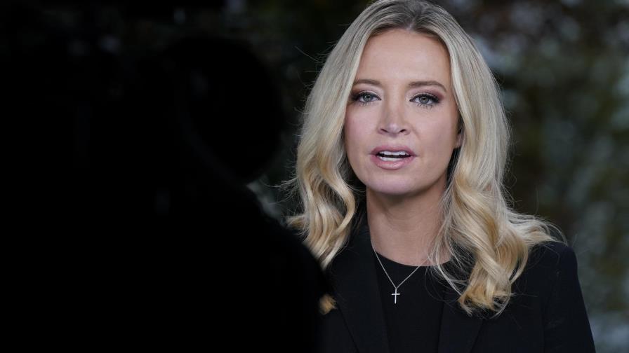 Secretaria de prensa de la Casa Blanca tiene coronavirus