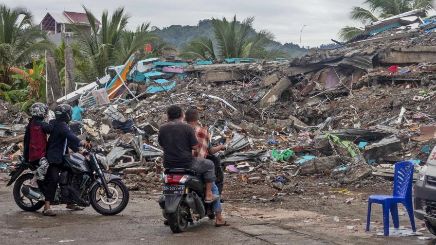 Sismo de magnitud 6,2 deja al menos 46 muertos en Indonesia