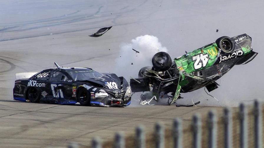 Gobernador de Carolina del Norte pondera carrera de NASCAR