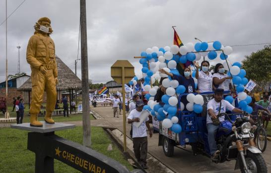 Corrupción en Perú impulsa en legislativas a grupo religioso