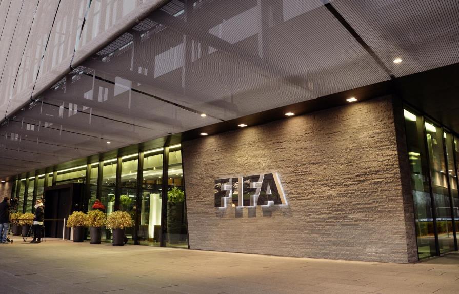 FIFA suspende a su exdirector de finanzas por 10 años