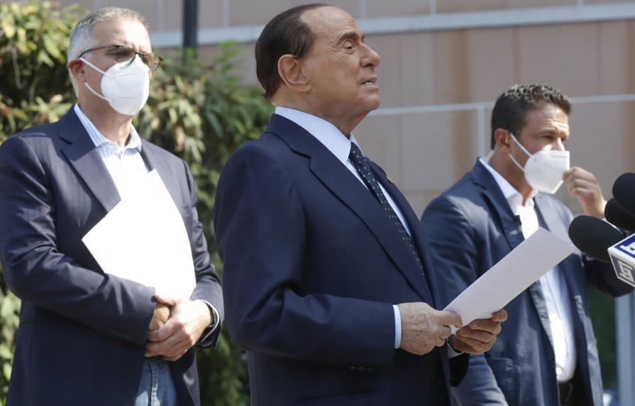 Berlusconi se somete a tests en hospital en Mónaco