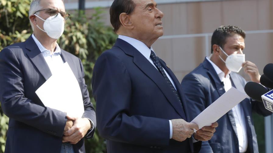 Berlusconi se somete a tests en hospital en Mónaco