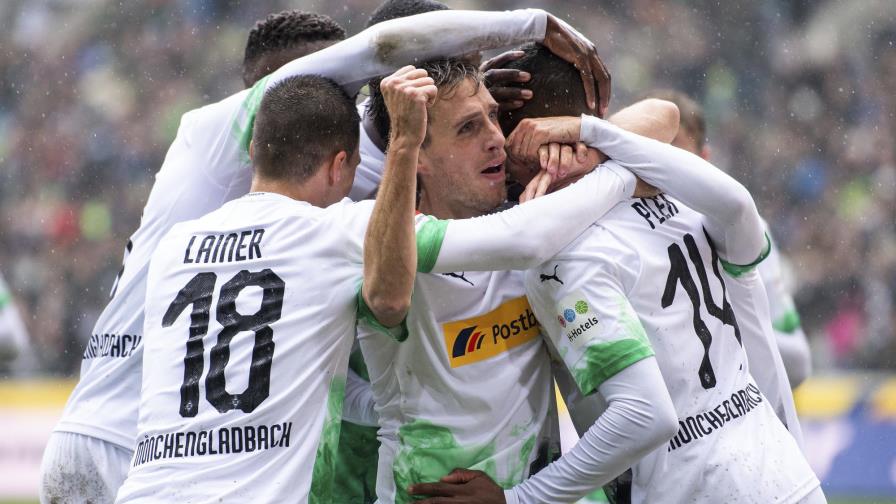 Gladbach apalea 5-1 a Augsburg, es 1ro en la Bundesliga