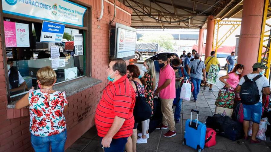 La pandemia en América fue “indudablemente peor” en 2021, dice OPS