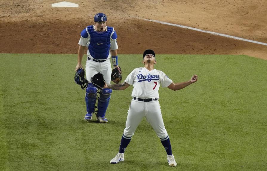 Mexicano Urías será abridor con Dodgers en el 4to partido