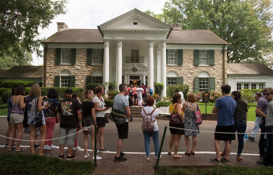 Graceland ofrece a fans de Elvis visitas virtuales en vivo