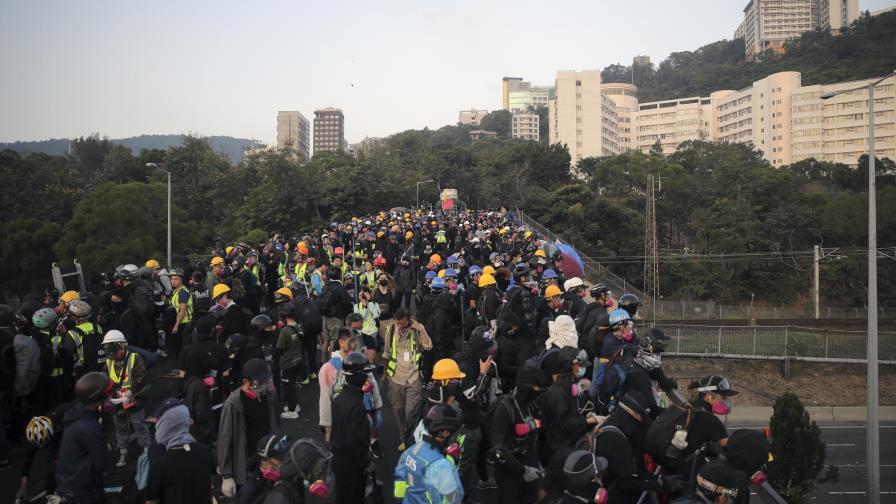 Estudiantes chinos, taiwaneses, dejan Hong Kong Estudiantes chinos, taiwaneses, dejan Hong Kong