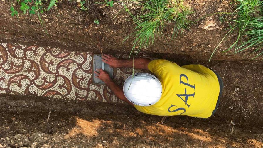 Descubren suntuosos mosaicos de la antigua Roma en medio de viñedos