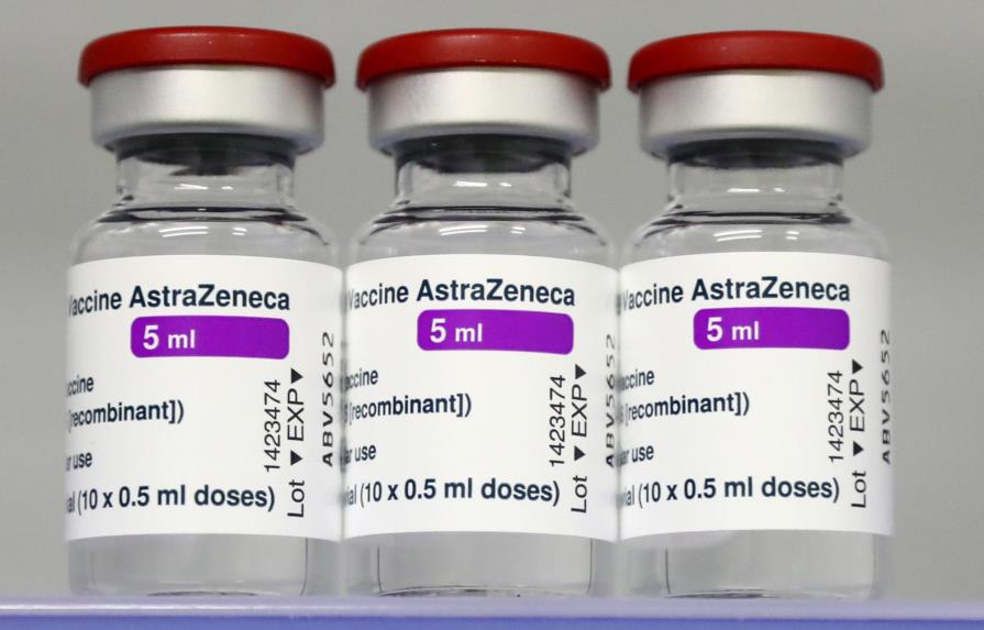 Países dan diversas recomendaciones para vacuna AstraZeneca