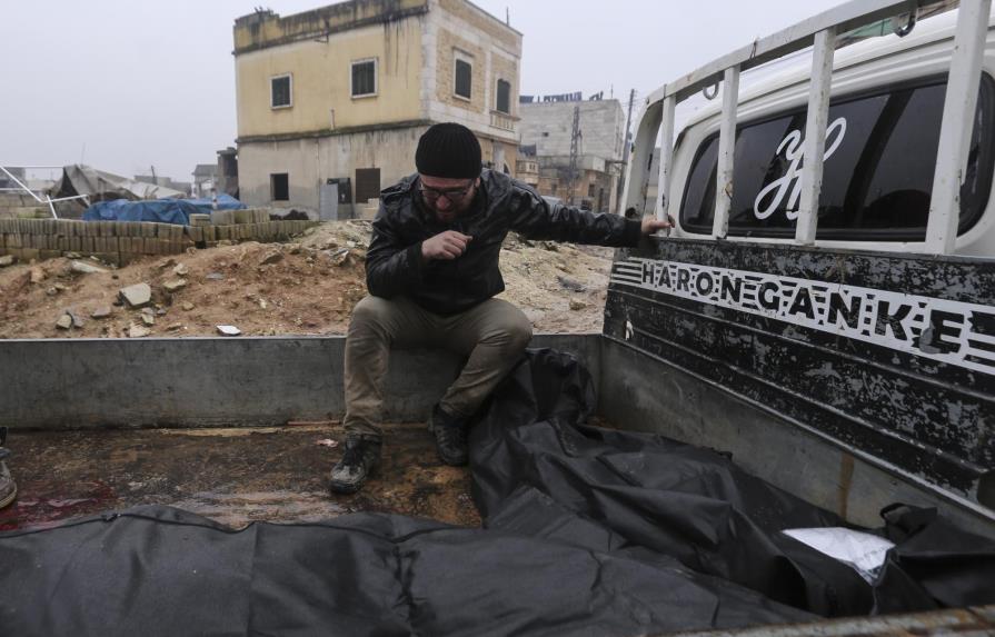 Fuerzas sirias sitian ciudad clave controlada por rebeldes