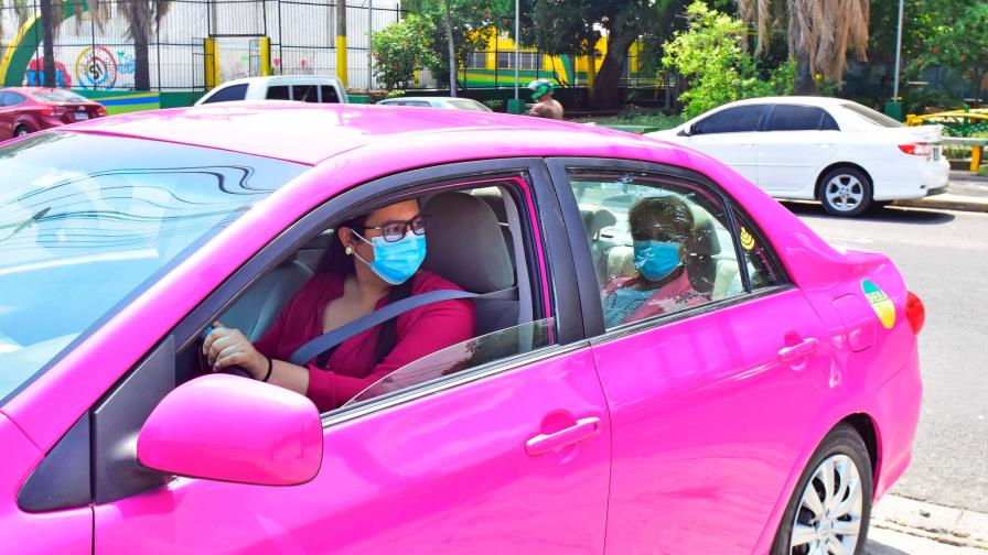 Taxis rosados para las mujeres en segunda ciudad más importante de Honduras Taxis rosados para las mujeres en segunda ciudad más importante de Honduras