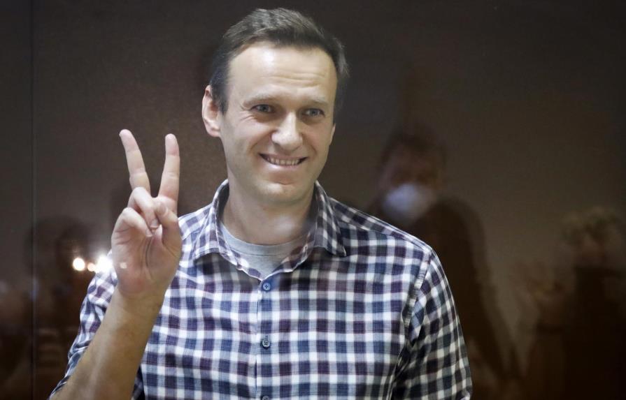 Navalny llama a gobernantes a combatir la corrupción