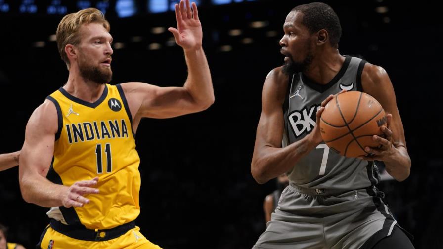 NBA multa a Durant por lanzar balón a las gradas