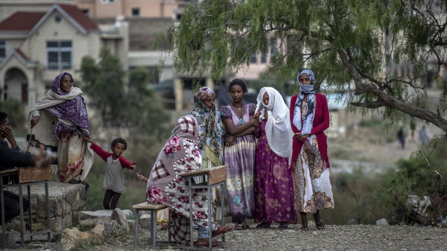 Soldados eritreos violan brutalmente a mujeres en Tigray Soldados eritreos violan brutalmente a mujeres en Tigray